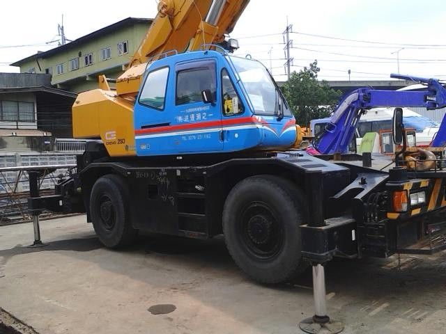 ขายเครน TADANO รุ่น TR250M-6 ขนาด 25 ตัน