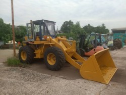 รถตักล้อยาง KOMATSU รุ่น WA 150 ( ต่อแขนยาว ตักขึ้น 10 ล้อได้ )