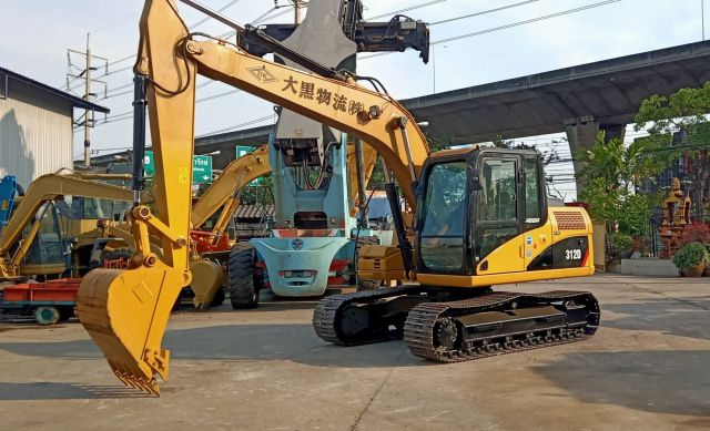 ถขุด CATERPILLAR รุ่น 312 D