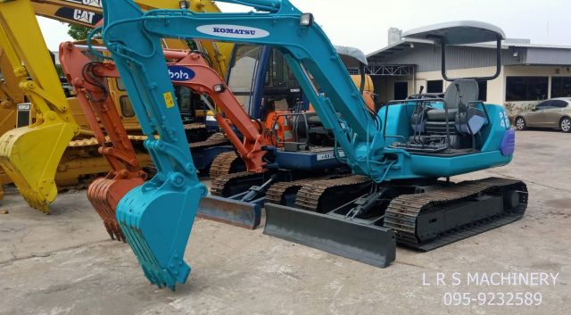 KOMATSU รุ่น PC40-7E นำเข้าญีปุ่นแท้