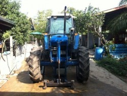 ขายแทรคเตอร์ FORD New Holland 7840 4WD พร้อมอุปกรณ์(เลิกกิจการ)