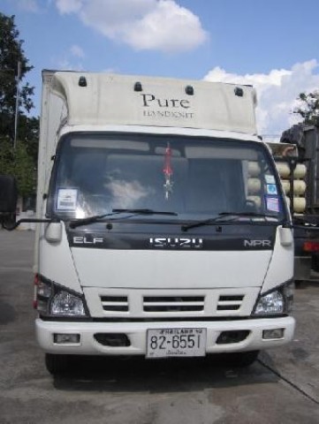 ขายด่วน รถบรรทุกตู้ทึบแห้ง 6 ล้อ ยี่ห้อ Isuzu 130 แรงม้า