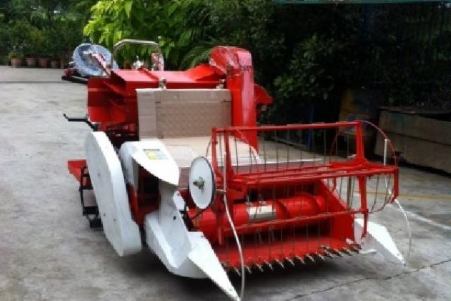 รถเกี่ยวข้าวนวดเล็กอเนกประสงค์ (MIni combine harvester)