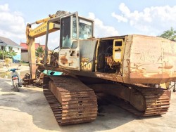 KOMATSU PC 200-5 ราคา 450000 บาท ขายตามสภาพ