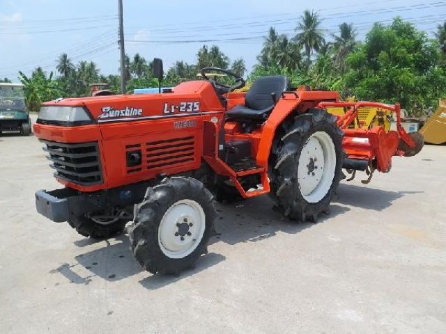 รถไถ KUBOTA L1-235DT มือสอง นำเข้าจากญี่ปุ่น