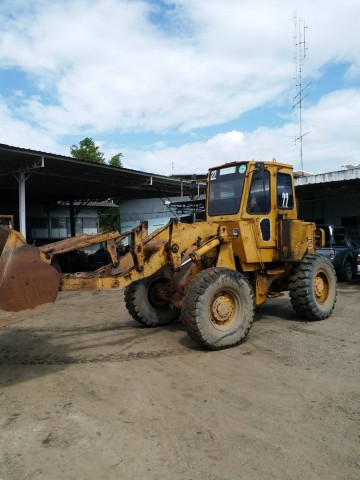 ขายรถตักล้อยาง CAT 920 เก๋ง แอร์ เครื่อง เกียร์ดี พร้อมใช้ 600,000 บาท ติดต่อ คุณวัลลพ 081-7555888