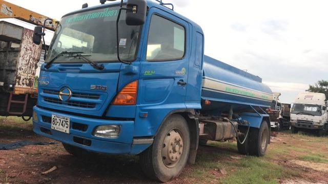 รถบรรทุกน้ำ HINO MEGA FG1JJPA เครื่อง JO8C 212 แรงม้า จดทะเบียนปี 2549