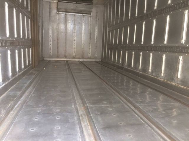 รถสิบล้อตู้เย็น มีลิฟท์ท้าย ISUZU DECA 200 เครื่อง 200 แรงม้า ตู้สแตนเลส ยาว 6.4 เมตร