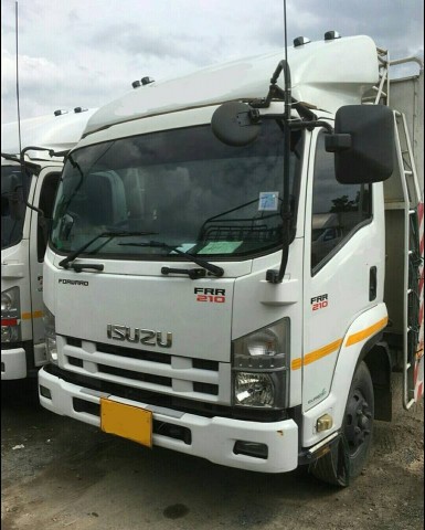 รถหกล้อพื้นเรียบ สวยทุกคัน ISUZU FRR210 เครื่อง 210 แรง จดปี 2556 ยาว 6.5 เมตร