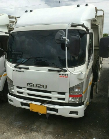 รถหกล้อพื้นเรียบ สวยทุกคัน ISUZU FRR210 เครื่อง 210 แรง จดปี 2556 ยาว 6.5 เมตร