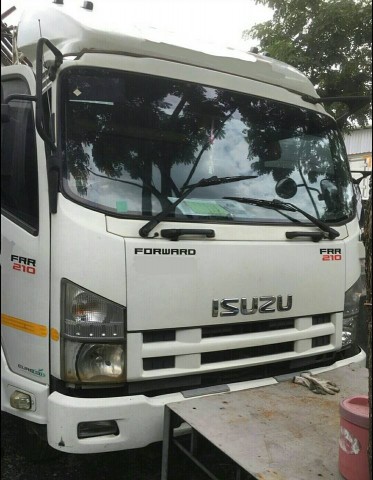 รถหกล้อพื้นเรียบ สวยทุกคัน ISUZU FRR210 เครื่อง 210 แรง จดปี 2556 ยาว 6.5 เมตร