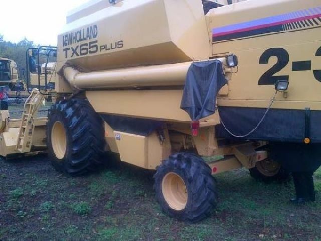 TX65 PLUS : New Holland : รถเกี่ยวข้าว by กุ้ง:TOS:081-3062283