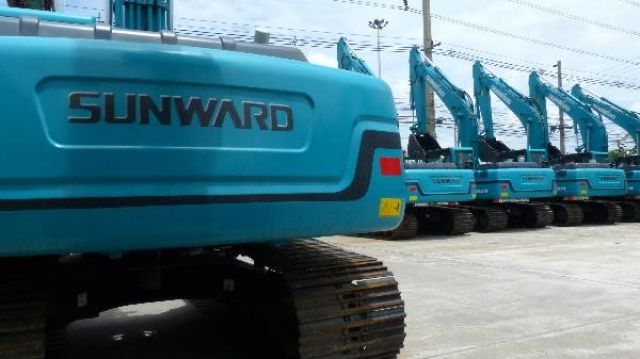 ขายรถใหม่ รถขุด Sunward SWE210