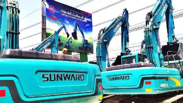 ขายรถใหม่ รถขุด Sunward SWE210