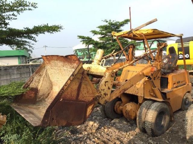 ขายรถตักKOMATSU SD10-3เก่านอกพร้อมใช้งาน