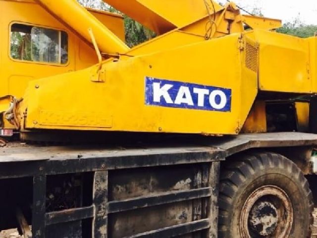 ขายรถเครนยี่ห้อ KATO M4 สีเหลือง