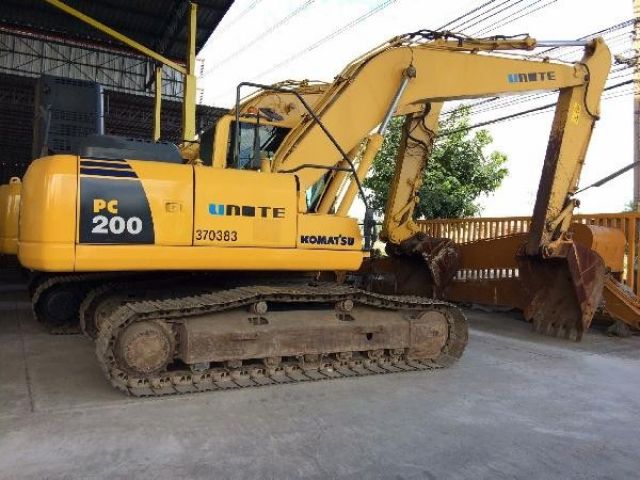 รถ KOMATSU PC200-8 เก่านอกญี่ปุ่นไม่เคยใช้งานในไทย