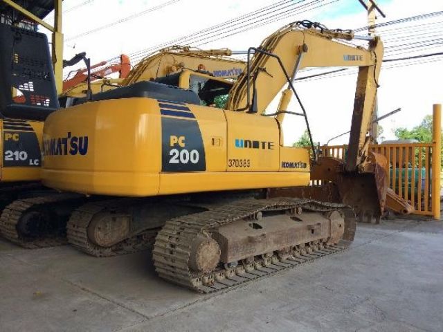 รถ KOMATSU PC200-8 เก่านอกญี่ปุ่นไม่เคยใช้งานในไทย