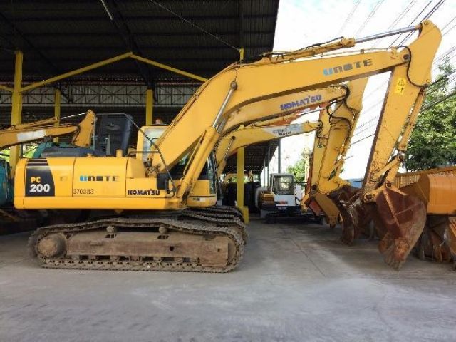 รถ KOMATSU PC200-8 เก่านอกญี่ปุ่นไม่เคยใช้งานในไทย