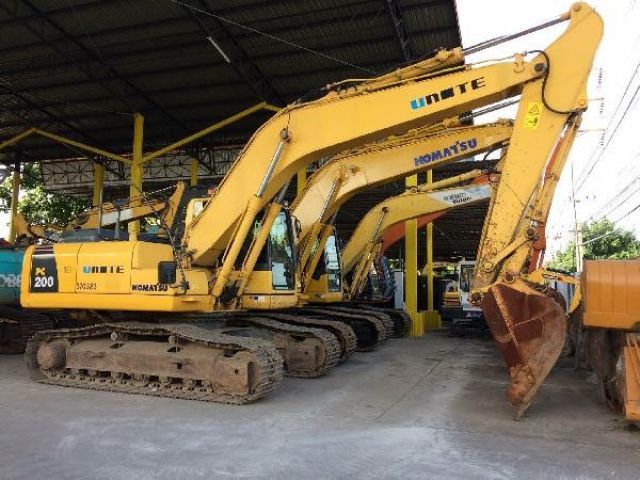 รถ KOMATSU PC200-8 เก่านอกญี่ปุ่นไม่เคยใช้งานในไทย