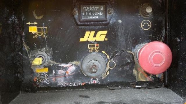 ขาย รถกระเช้าขากรรไกร มือสอง ยี่ห้อ JLG สีสวย สภาพดี พร้อมใช้งาน