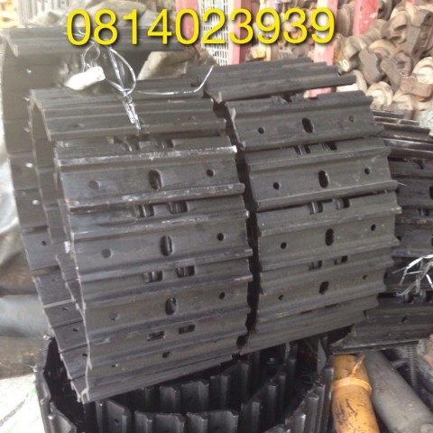 โซ่komatsu pc20-30 ข้างละ 10,500 บาท โซ่kubota kx91-3 ข้างละ 10,500 บาท