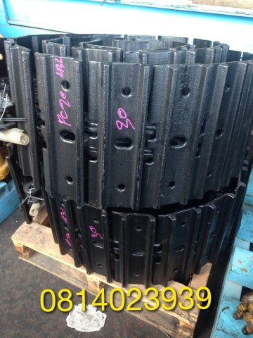 โซ่komatsu pc20-30 ข้างละ 10,500 บาท โซ่kubota kx91-3 ข้างละ 10,500 บาท