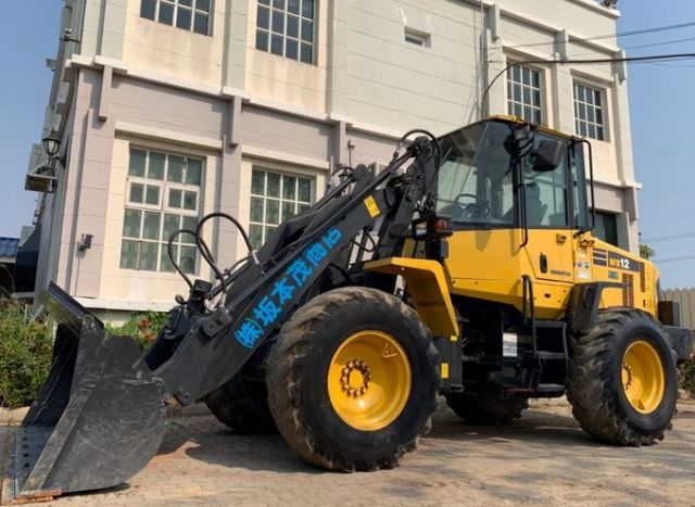 รถตัก KOMATSU WR12-6(WA100-6) แขนขาวแท้จากญี่ปุ่น ยกสูง 3.90 ม. สภาพสวยเหมือนรถใหม่ป้ายแดง