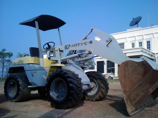 รถตัก KOMATSU WA40-5 โทร.081-6921291,034-886118 www.patanamachines.com