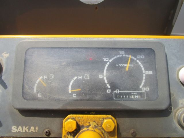 รถบดถนน 3.5 ตัน Sakai TW500W-1
