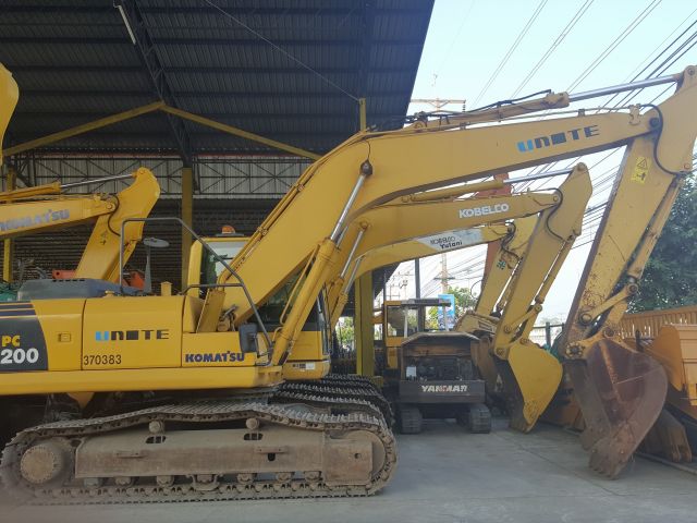 KOMATSU PC 200-8 นอกญี่ปุ่น ราคา 2,500,000