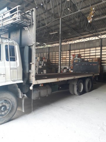 ขายด่วน++ สิบล้อ hino KT925 พื้นเรียบ 6 สูบ สีขาว
