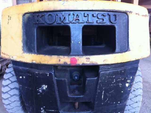 ขายด่วน รถฟอร์คลิฟต์ Komatsu SD30-7(รถยกดีเซล3ตัน) นำเข้าจากญิ่ปุ่น ติดต่อ 081-2990958