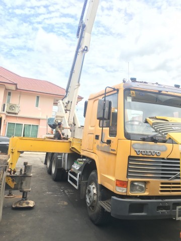 รถกระเช้า VOLVO FL 10 สภาพเหมือนใหม่ วิ่ง 30,000 ก.ม.