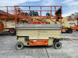 ขายรถกระเช้า JLG ขากรรไกร 3246ES สูง 9.68 เมตร มือสอง