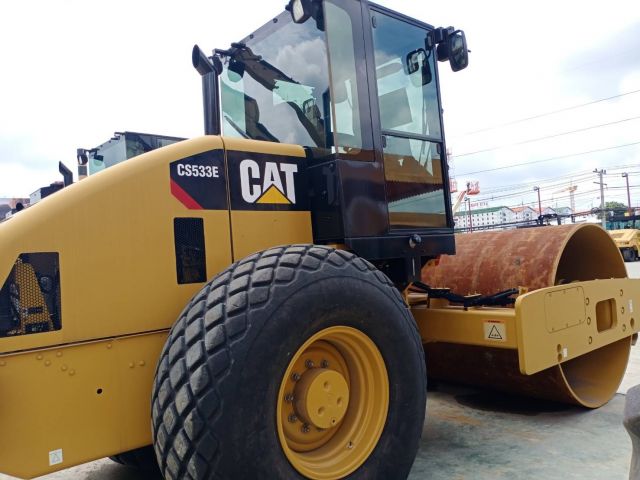 ขายรถบดล้อเลียบ CAT CS533E ( หัวเก๋ง) พร้อมใช้งาน