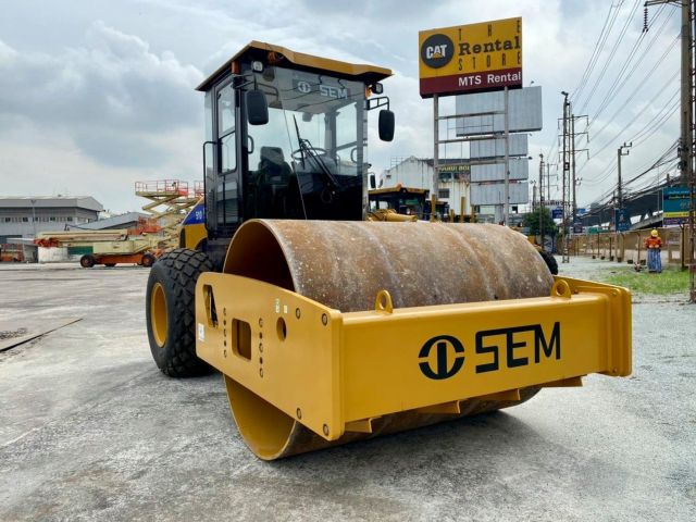 รถบดสั่นสะเทือน Soil Compactor SEM 510 และ 512