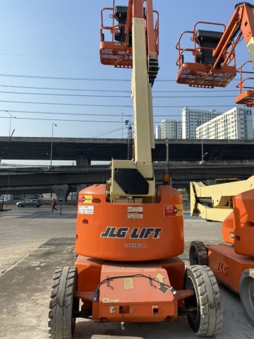 ขายรถกระเช้า JLG บูมข้อศอก E450AJ สูง 13.72 เมตร พร้อมใช้งาน