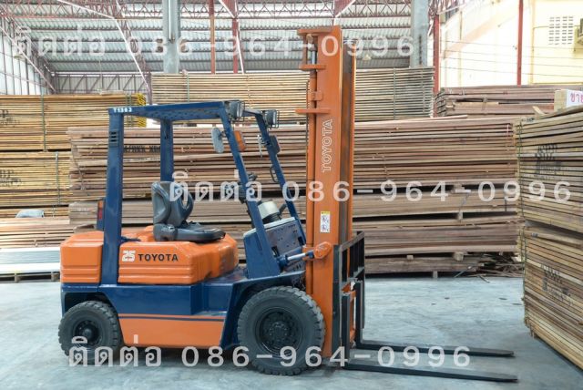 ขายรถโฟล์คลิฟท์ Forklift รถนอก นำเข้าจากญี่ปุ่น 2.5 ตัน เสา 4 เมตร ยี่ห้อTOYOTA รุ่น 5FD25