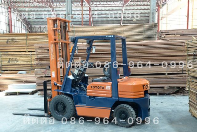 ขายรถโฟล์คลิฟท์ Forklift รถนอก นำเข้าจากญี่ปุ่น 2.5 ตัน เสา 4 เมตร ยี่ห้อTOYOTA รุ่น 5FD25