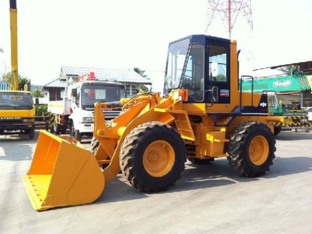 รถตัก Komatsu รุ่น WA100-1 เก่าญี่ปุ่น ทำสีใหม่ จัดไฟแนนซ์ได้ พร้อมใช้งาน