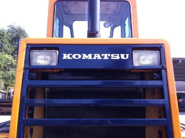 รถตัก Komatsu รุ่น WA100-1 เก่าญี่ปุ่น ทำสีใหม่ จัดไฟแนนซ์ได้ พร้อมใช้งาน