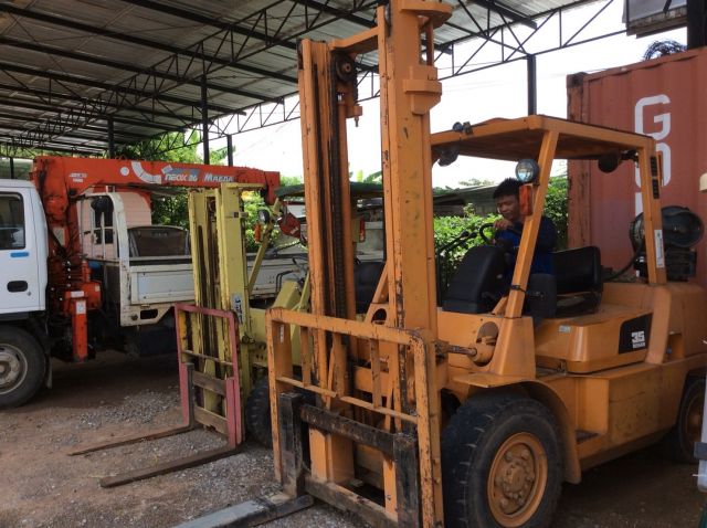 ขาย FORK LIFT NISSAN ขนาด 3.5 ตัน