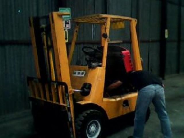 ต้องการขายรถ Forklift 1 ตัน เครื่องเบนซิน (มือ2)