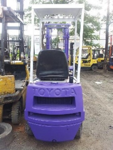 FORKLIFT TOYOTA ยกน้ำหนัก 900 กิโล 3.0 เมตร ยางตัน