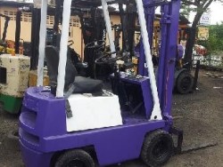 FORKLIFT TOYOTA ยกน้ำหนัก 900 กิโล 3.0 เมตร ยางตัน