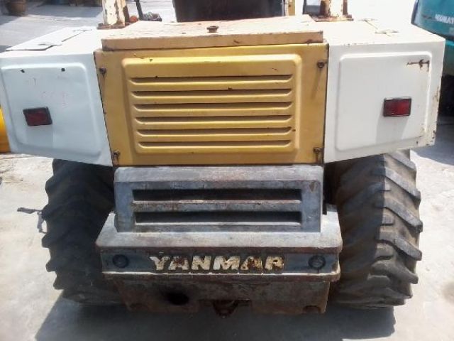 ขายรถตักล้อยาง ยี่ห้อ YANMAR Y31WA