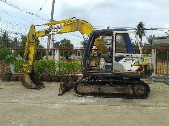 ขายรถแบคโฮ ยี่ห้อ KOBELCO SK60