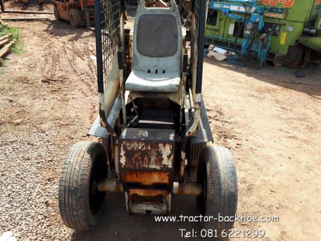 ขายถูก รถตักล้อยาง BOBCAT เครื่องยนต์ kubota ดีเซล 2 สูบ เก่าญี่ปุ่น พร้อมใช้