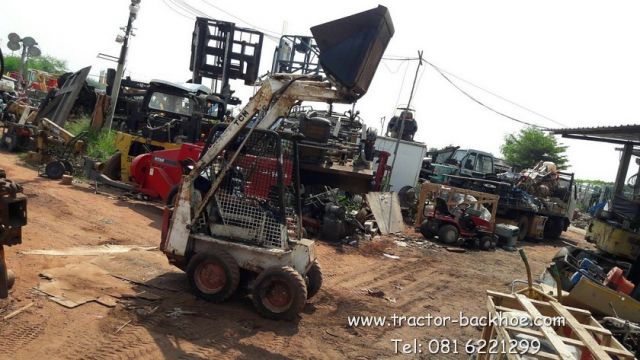 พร้อมใช้งานครับ รถตักล้อยาง BOBCAT ชมวีดีโอได้ที่ https://www.youtube.com/watch?v=s5RA4dsmCxg